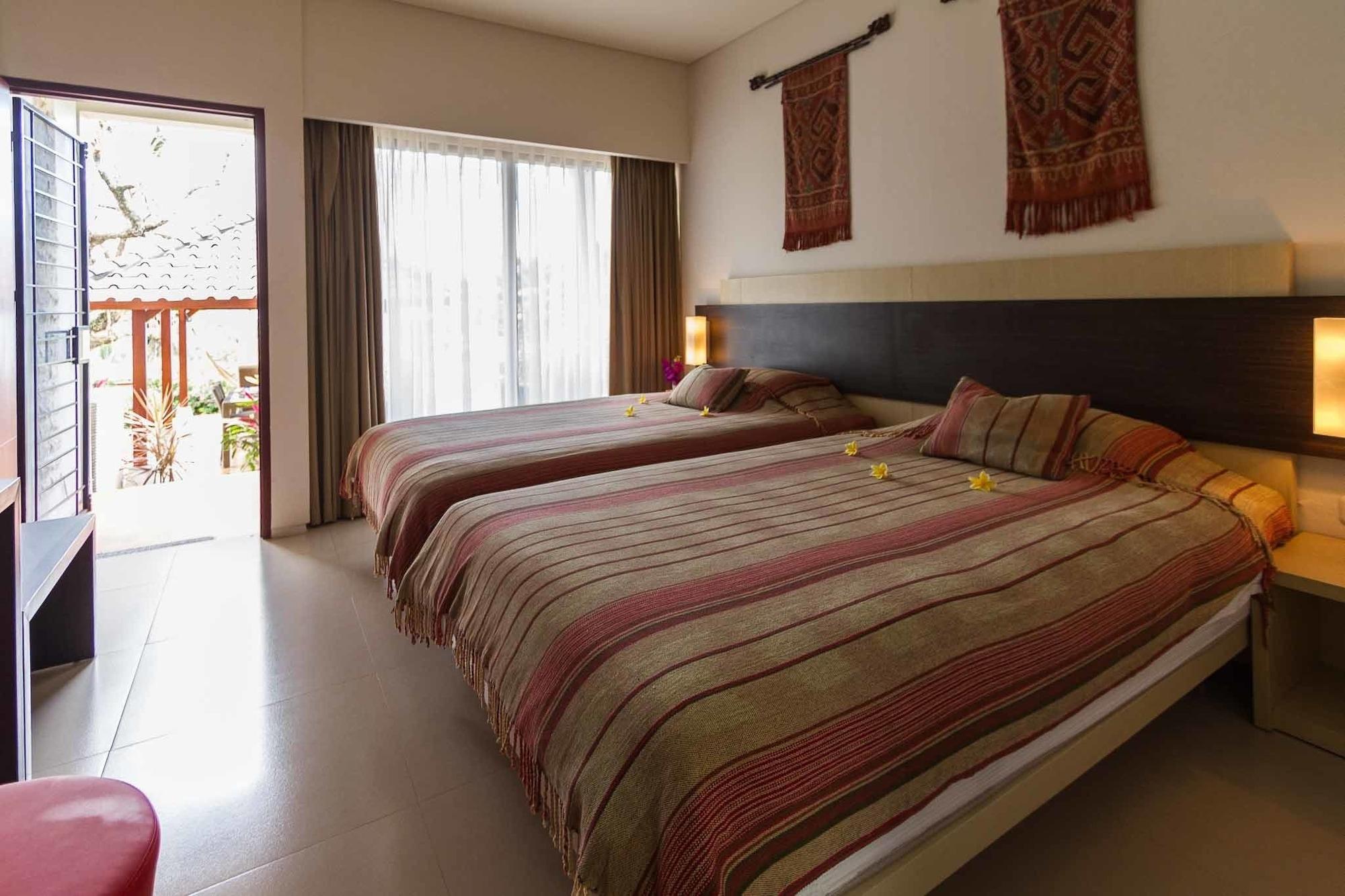 Villa Karingal Senggigi Buitenkant foto