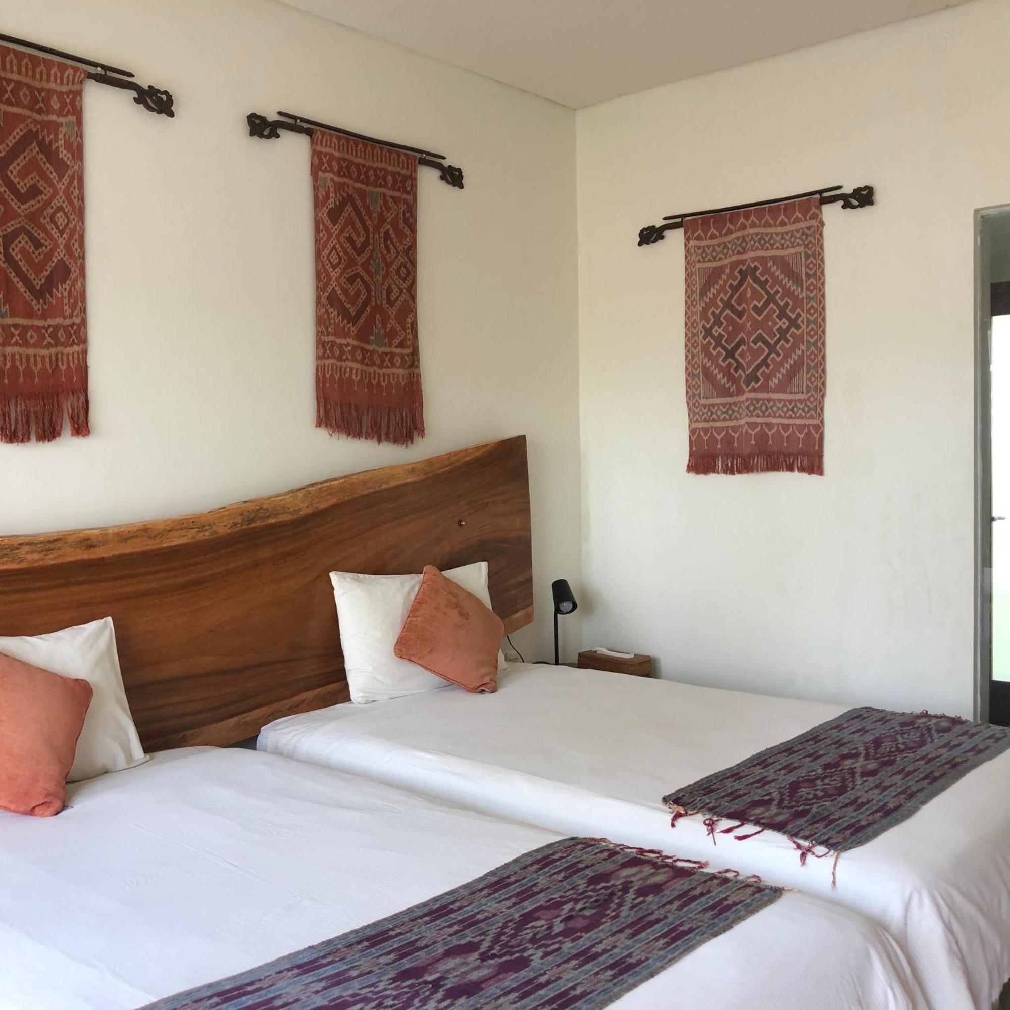 Villa Karingal Senggigi Buitenkant foto