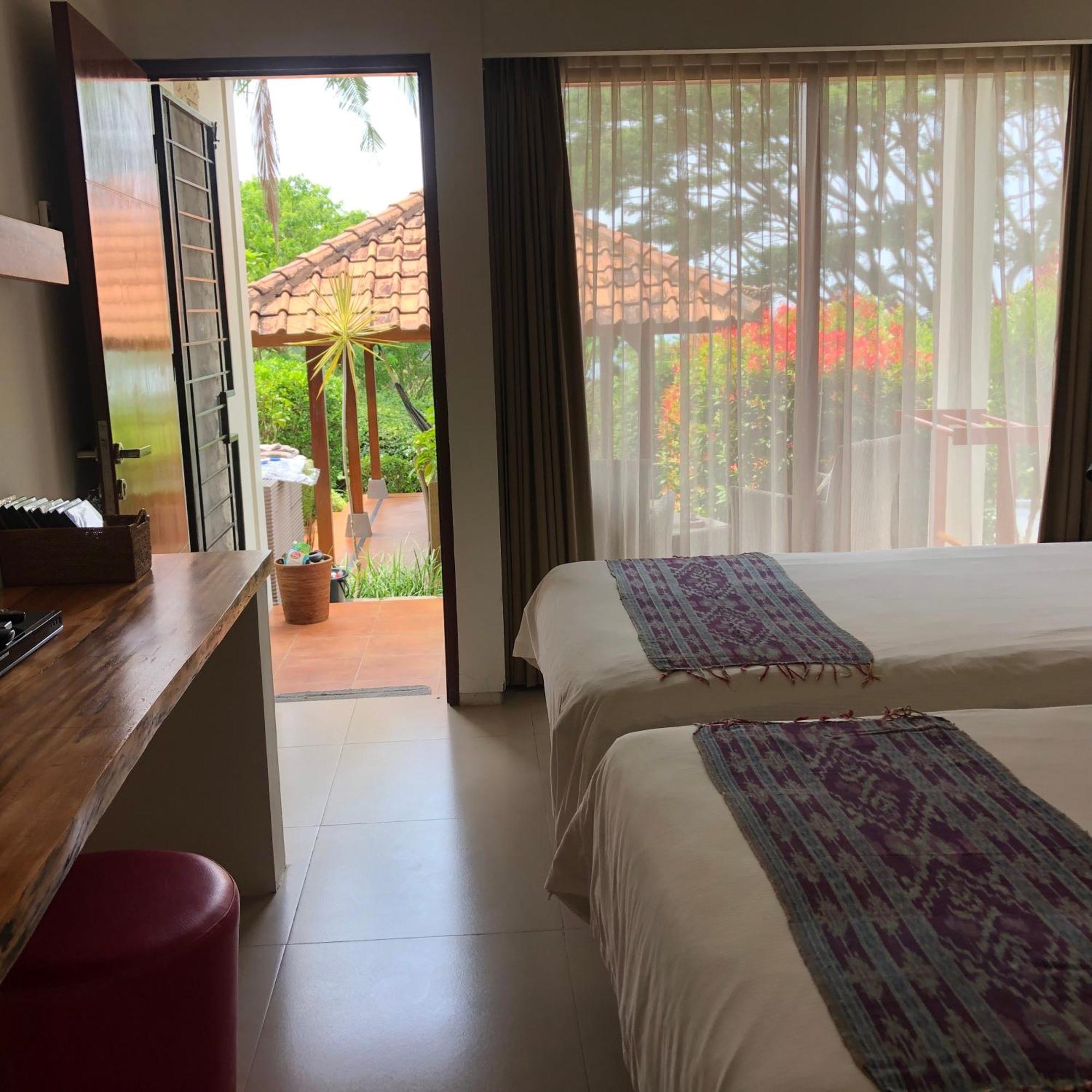 Villa Karingal Senggigi Buitenkant foto