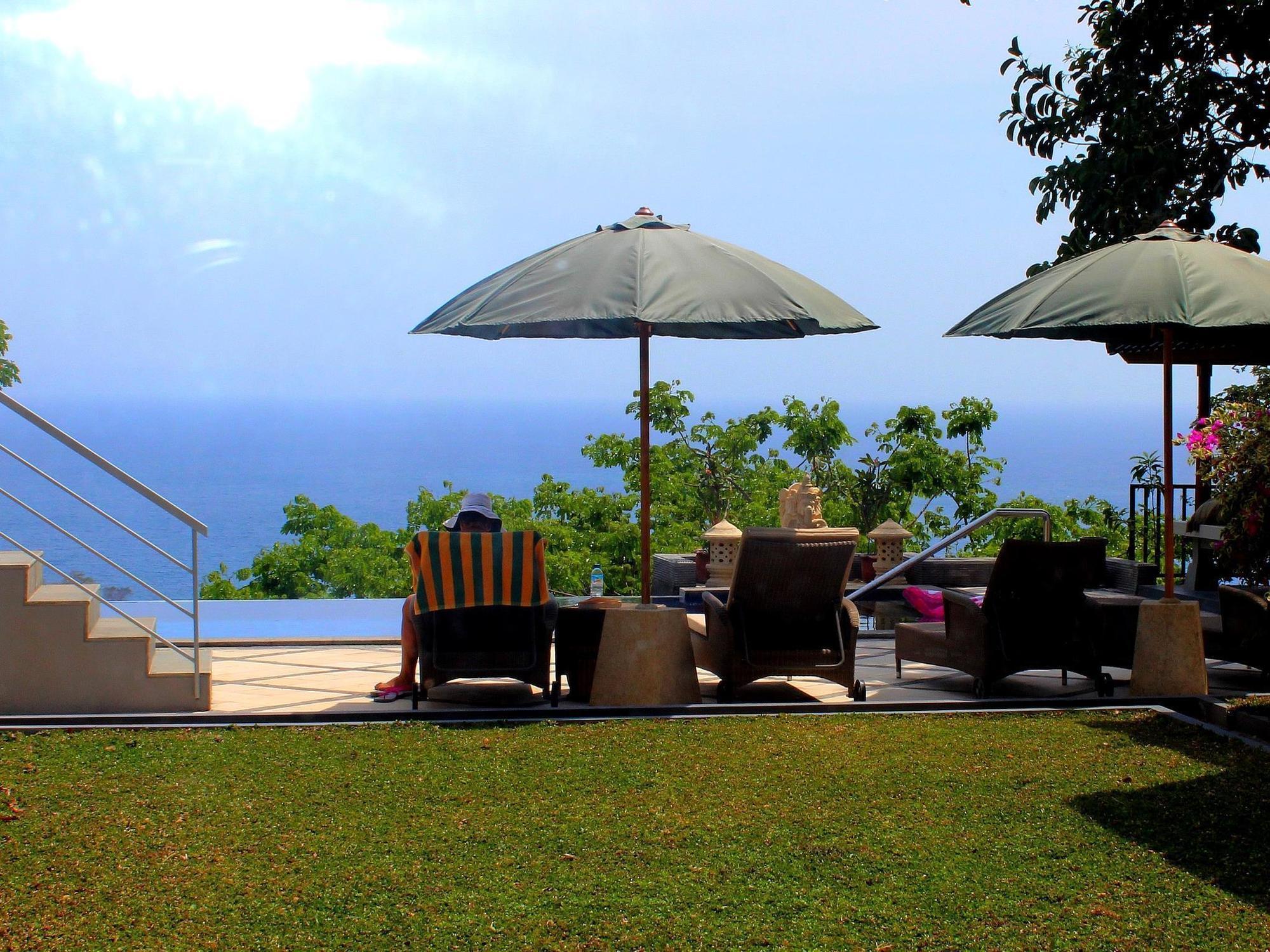 Villa Karingal Senggigi Buitenkant foto