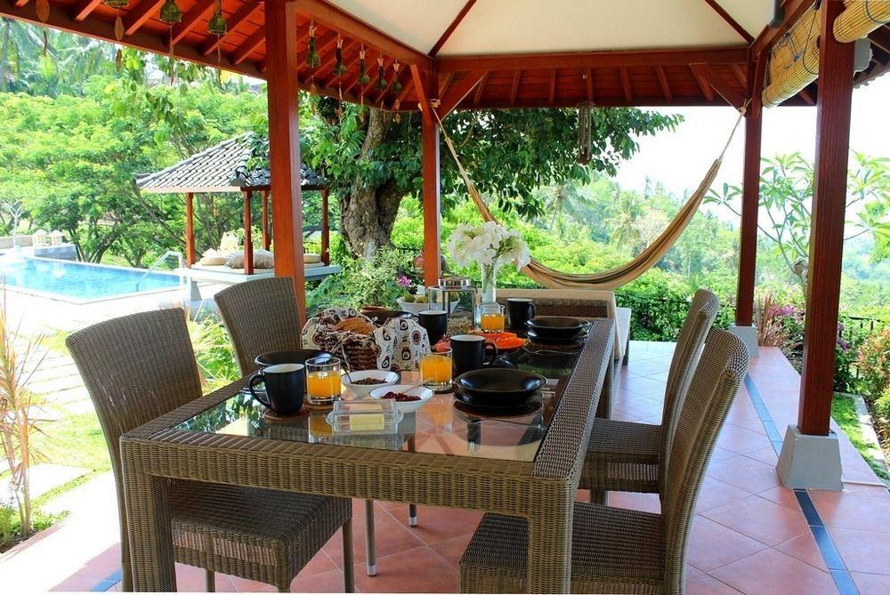 Villa Karingal Senggigi Buitenkant foto